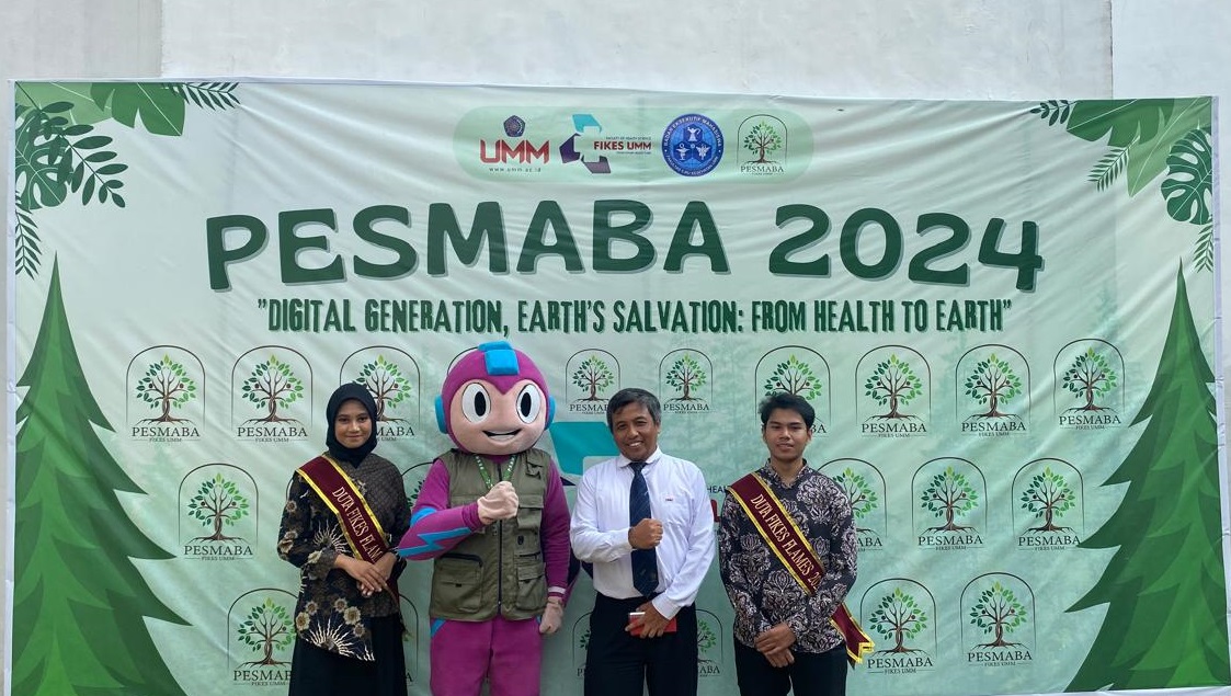 Foto Bersama Duta FIKes, Dekan FIKes dan Maskot PESMABA 2024