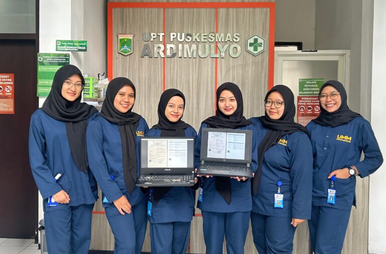 Mahasiswa Pendidikan Profesi Fisioterapis UMM Menunjukkan HKI