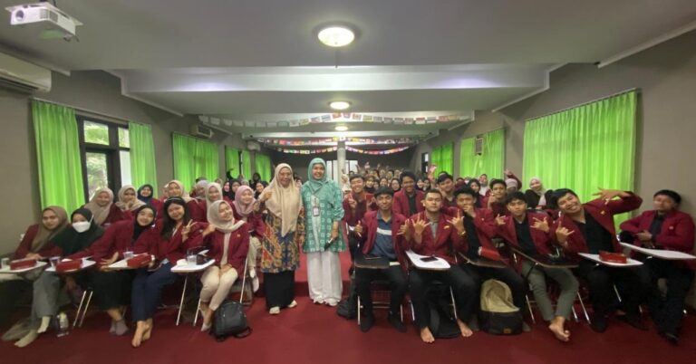 Foto Bersama dengan Pemateri