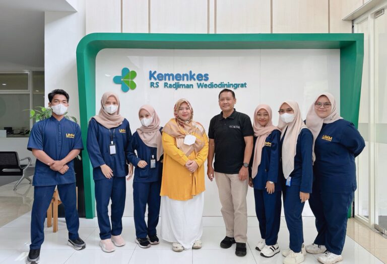 Foto Bersama Dosen Perseptor, Clinical Educator dan Mahasiswa Profesi Fisioterapis