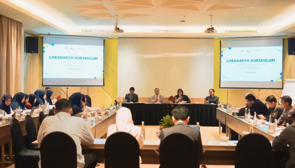 Lokakarya Kurikulum S1 Fisioterapi dan Pendidikan Profesi Fisioterapis