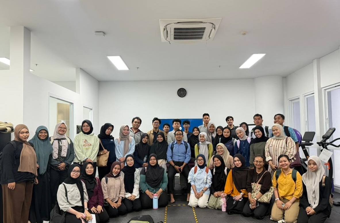 Foto Bersama Dengan Nor Sadhono, SST.Ft., Ftr., M.Sii