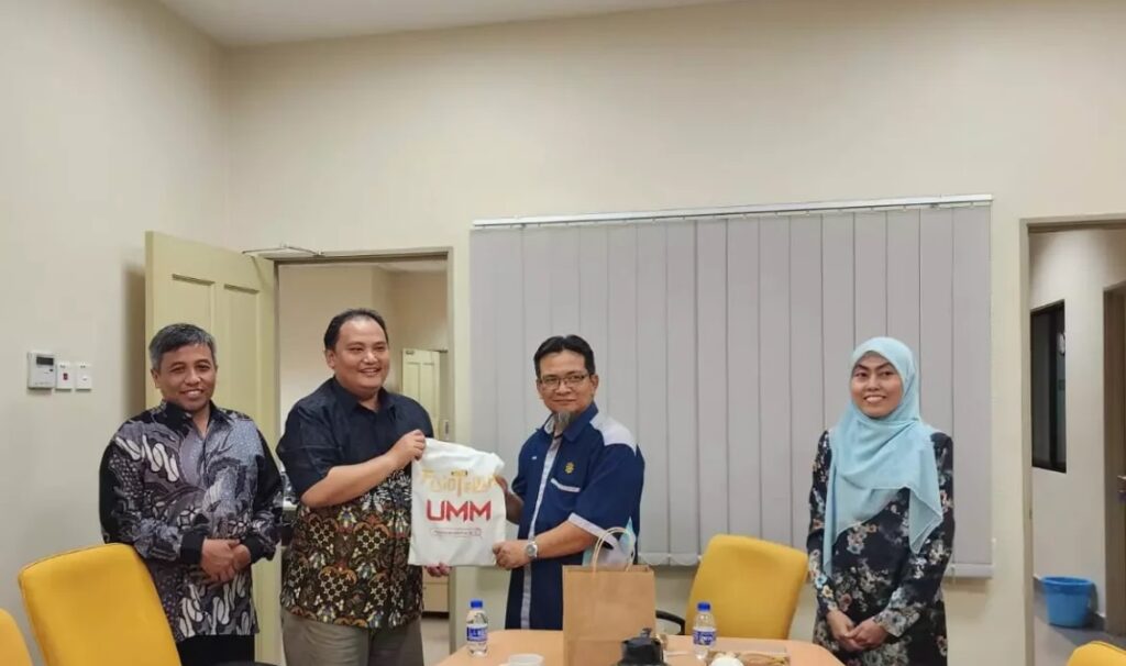 Rakhmad Rosadi Bersama Pimpinan IIUM