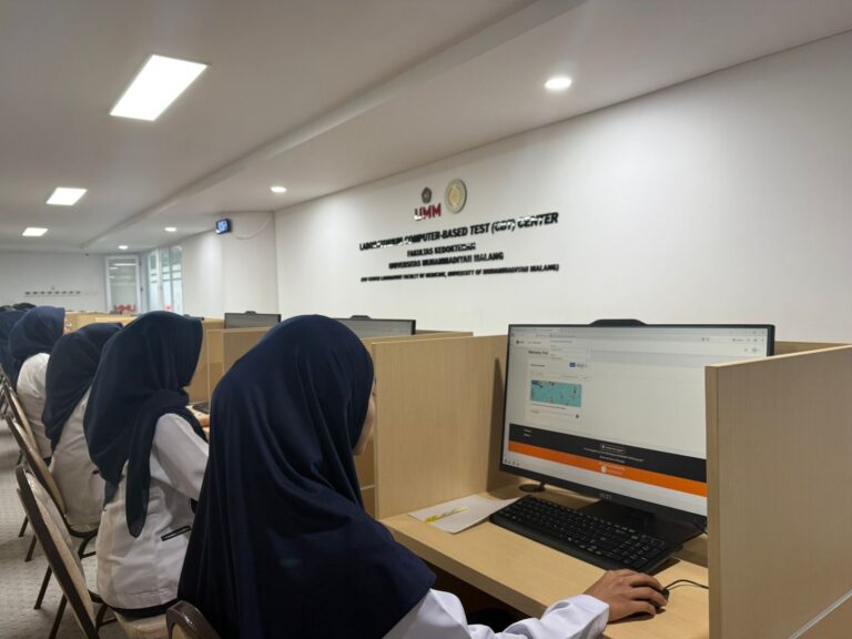 Peserta Melakukan Try Out Internal Berbasis CBT