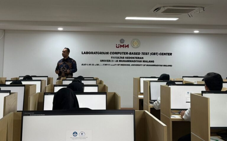 Ftr. Dominggus Ruku Yudit Pramono, SST.Ft., M.Kes selaku Pengawas Pusat Tim Ad-Hoc/Unsur Institusi Pendidikan