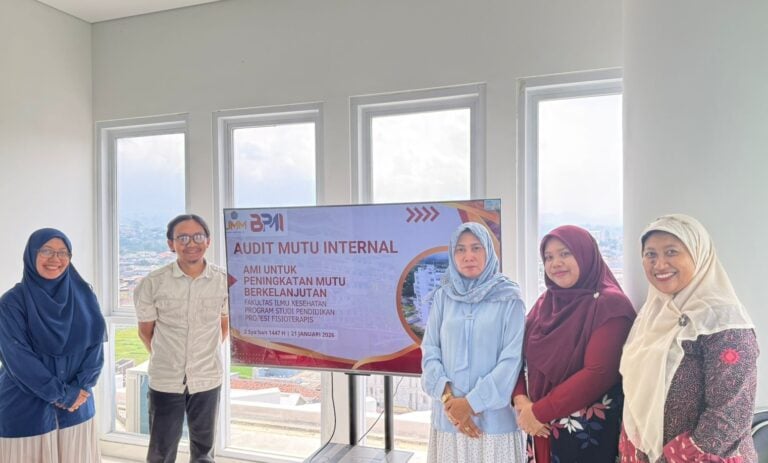 Foto Bersama Antara Tim Auditor dengan Pimpinan Program Studi