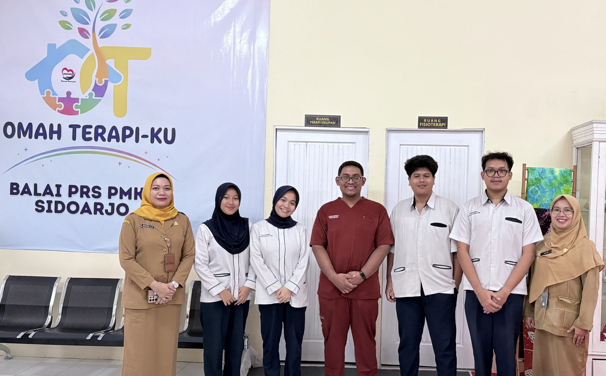 Mahasiswa Profesi Fisioterapis UMM Bersama Tim Dinsos Sidoarjo