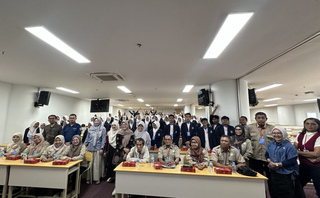 Sesi Foto Bersama FIKES UMM Dengan SMK 4 Pancasila Ambulu Jember