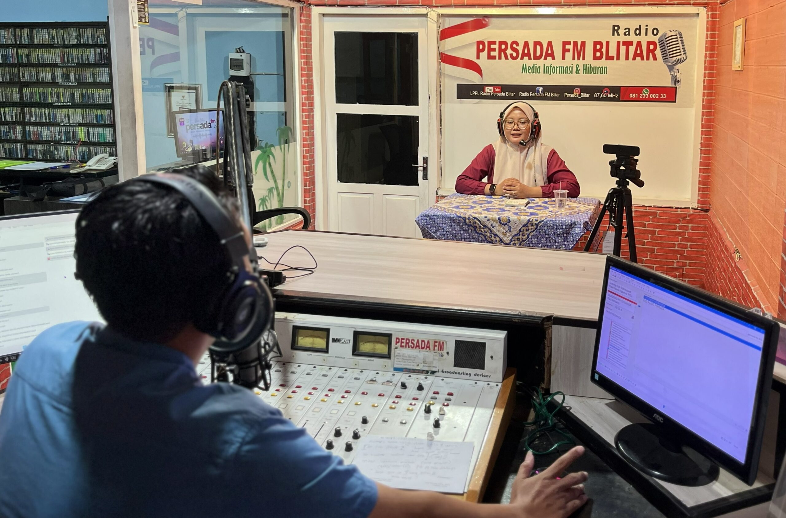 Fahma Yulinda Ekasari Ketika On-Air di Radio Persada FM Blitar
